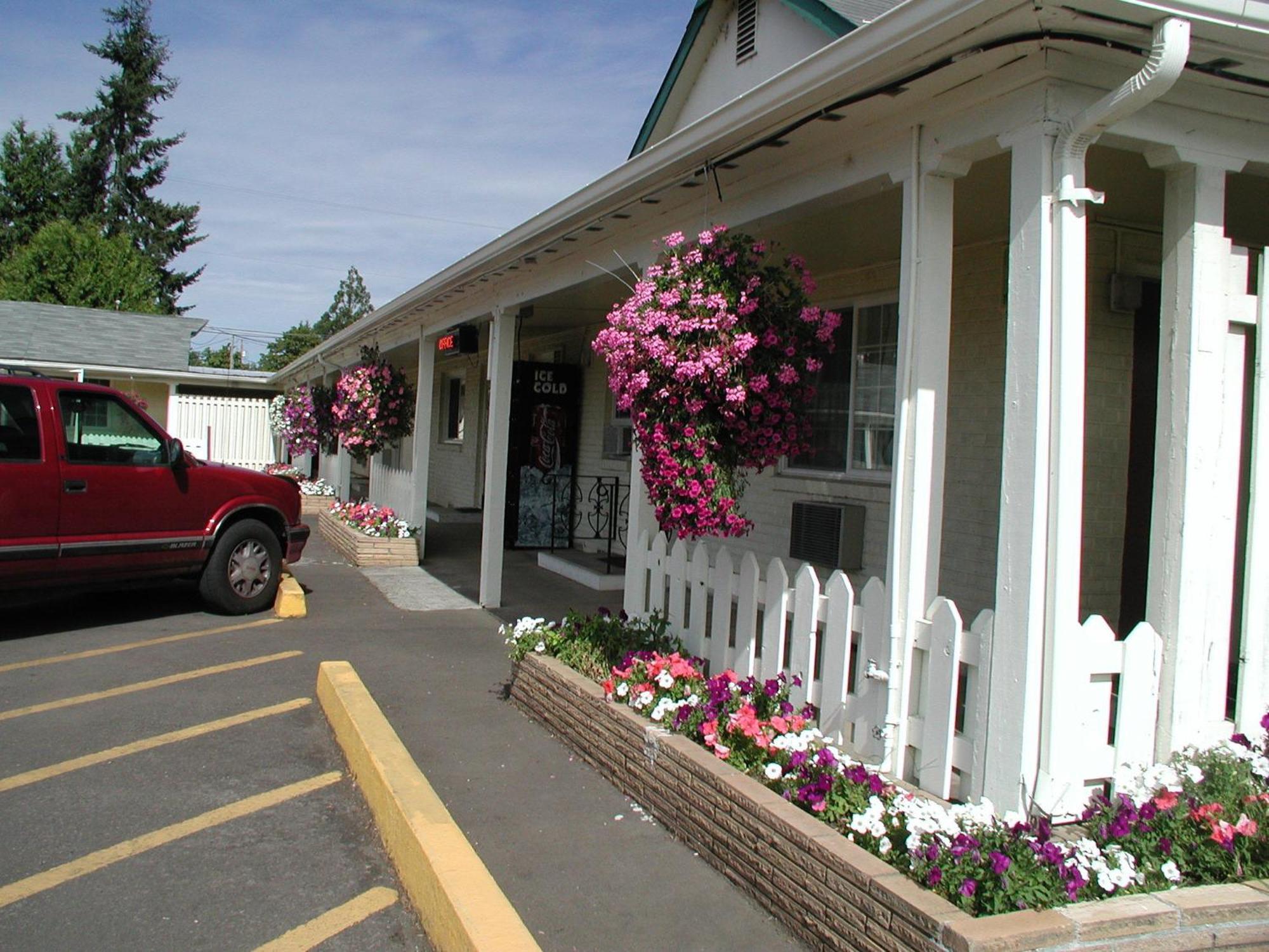 Valley Inn - Lebanon Oregon Buitenkant foto